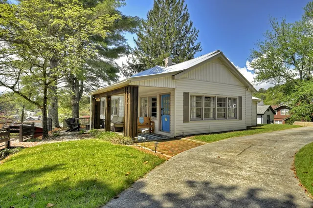 $314,900 | 102 Riverview Street, Copperhill, TN 37317