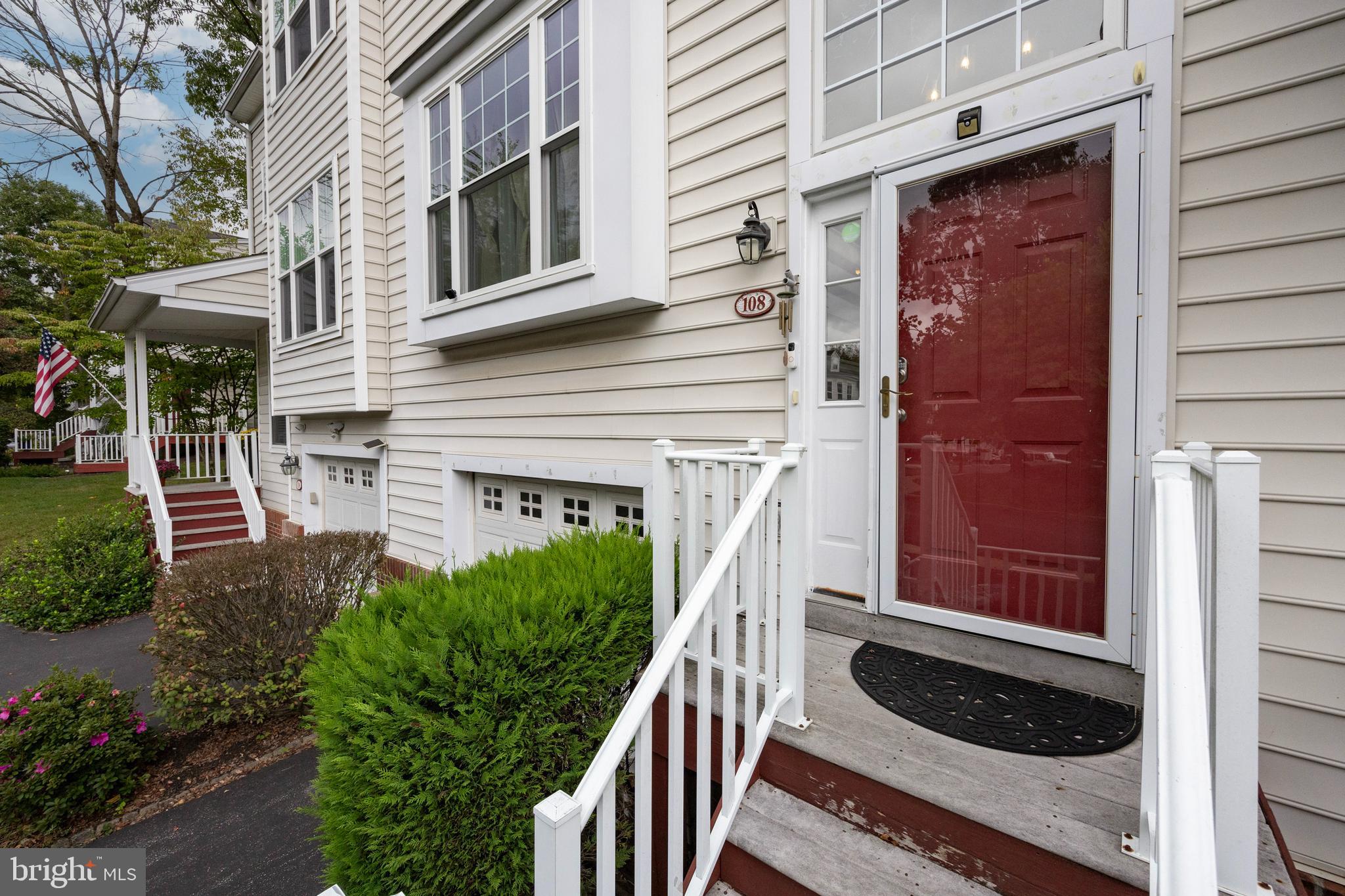 108 Brandywine Road Malvern, PA 19355 - Photo 3 of 35 a view of a entryway of the house