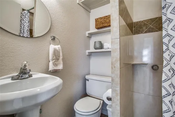 $2,000 | 700 Kings Row, Denton, TX 76209