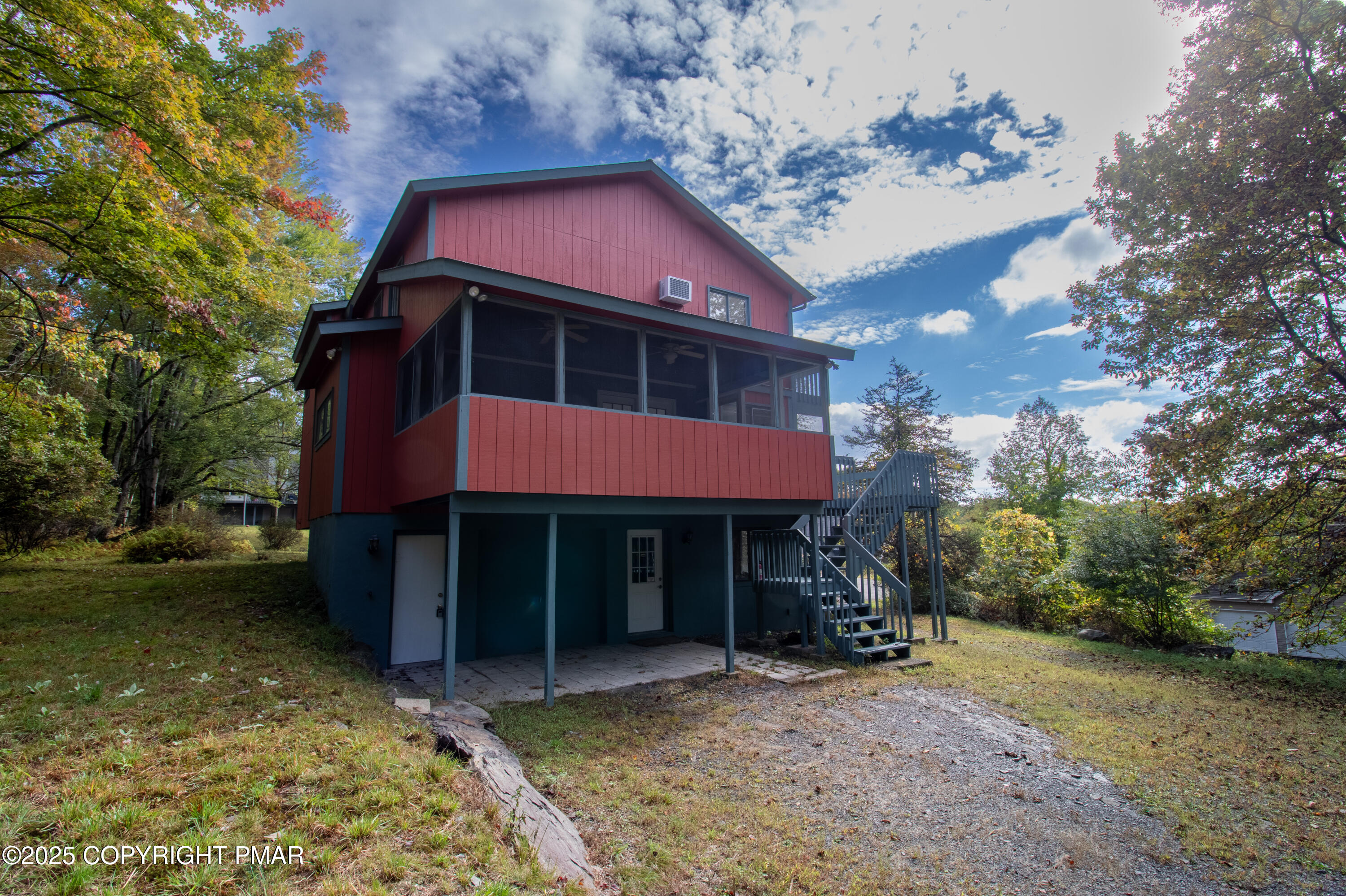 1142 Yorkshire Lane Bushkill, PA 18324 - Photo 43 of 72 _MG_0055-HDR-2