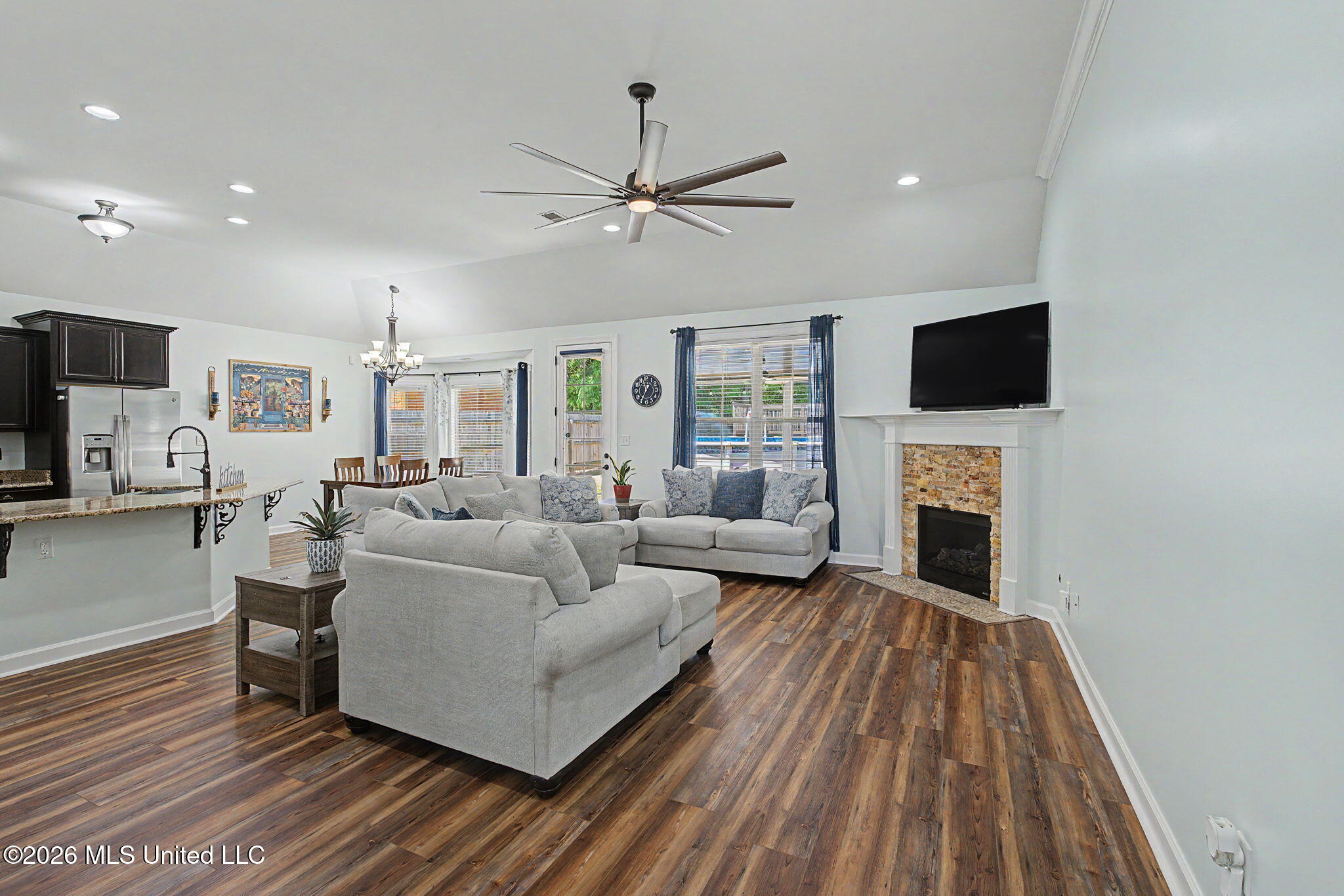 4253 Ridgemont Road Olive Branch, MS 38654 - Photo 11 of 46 Great Room