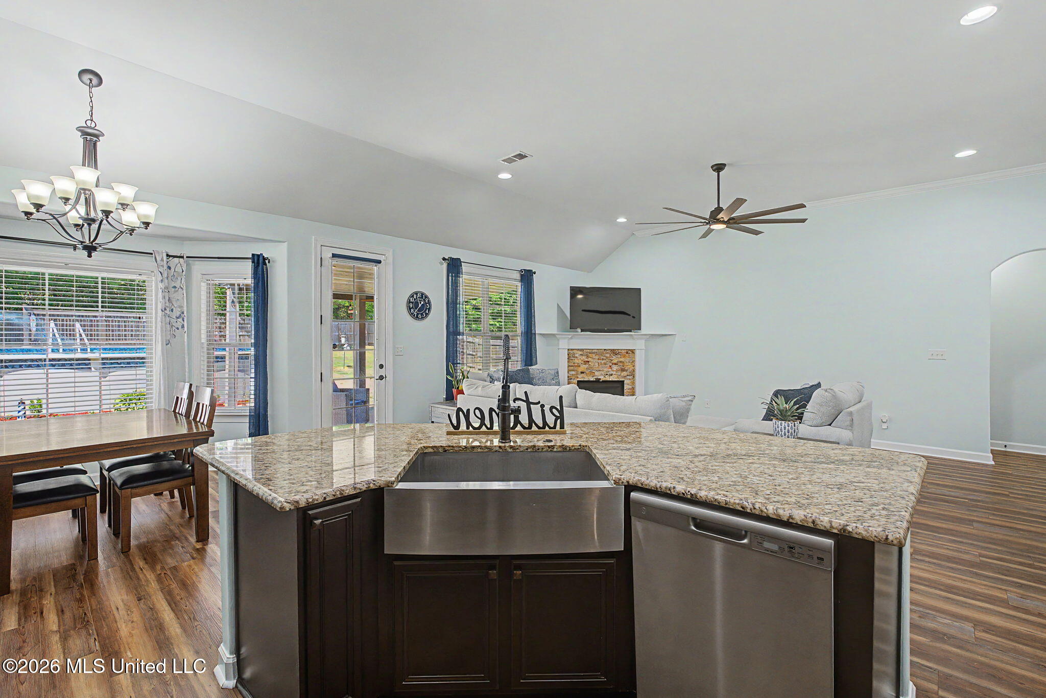 4253 Ridgemont Road Olive Branch, MS 38654 - Photo 2 of 46 Open Concept