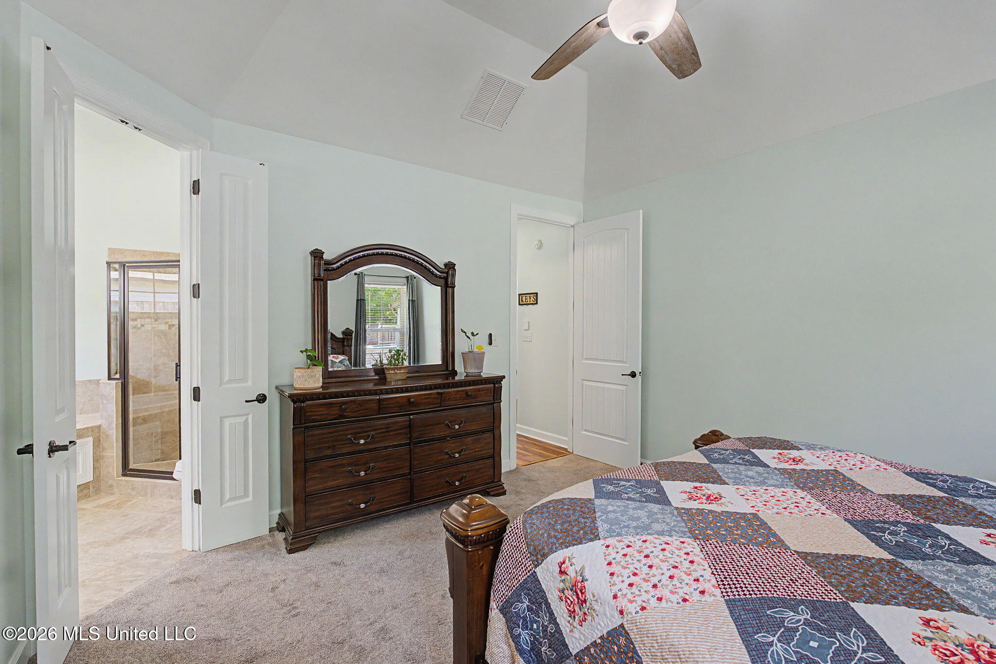 4253 Ridgemont Road Olive Branch, MS 38654 - Photo 23 of 46 Primary Suite