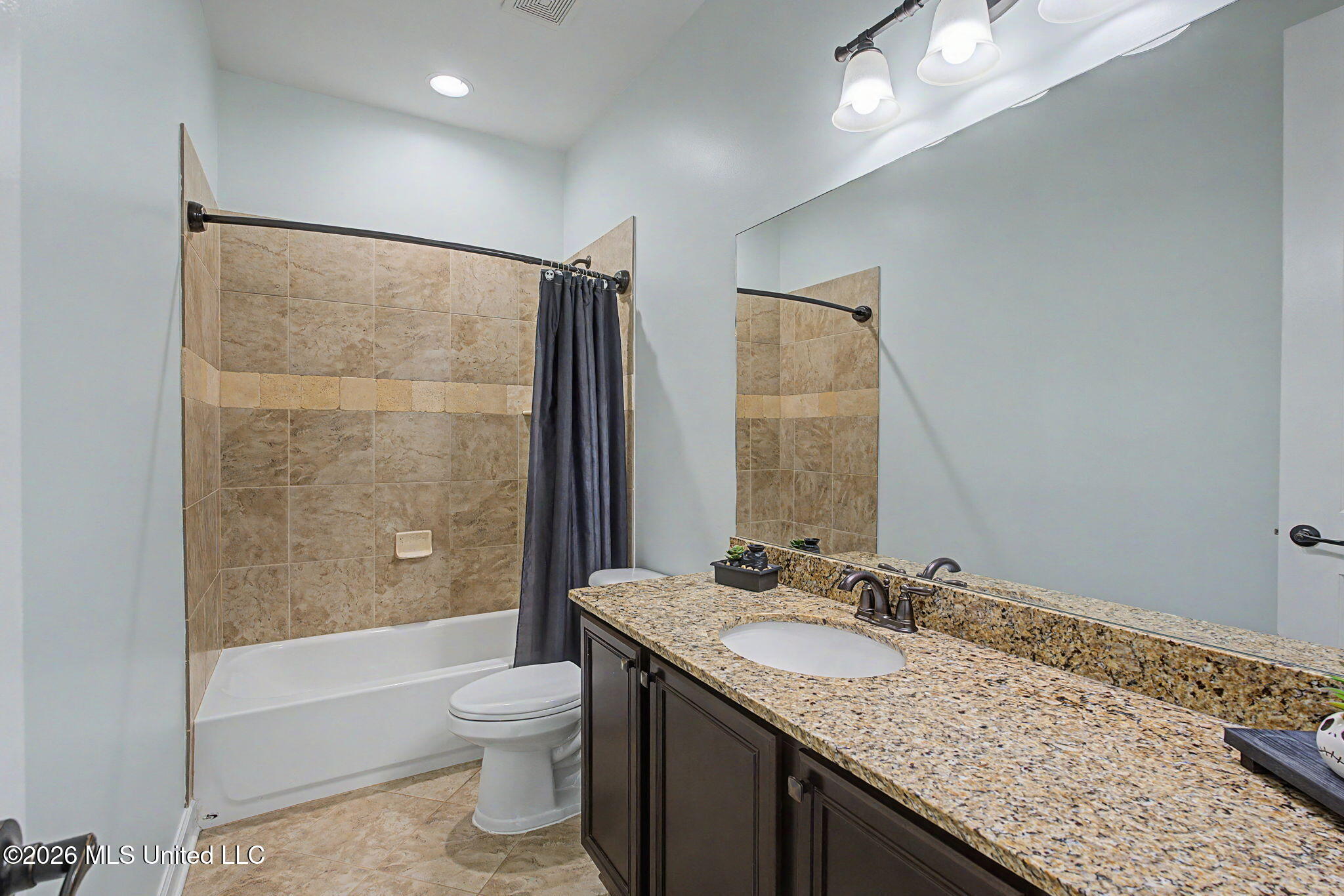 4253 Ridgemont Road Olive Branch, MS 38654 - Photo 29 of 46 Bathroom 2