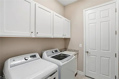 $999,900 | 28076 Foxrock Court, Bonita Springs, FL 34135