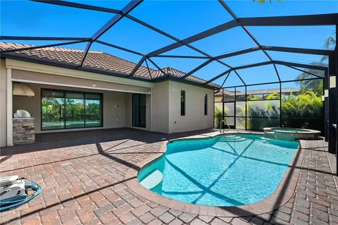 $999,900 | 28076 Foxrock Court, Bonita Springs, FL 34135