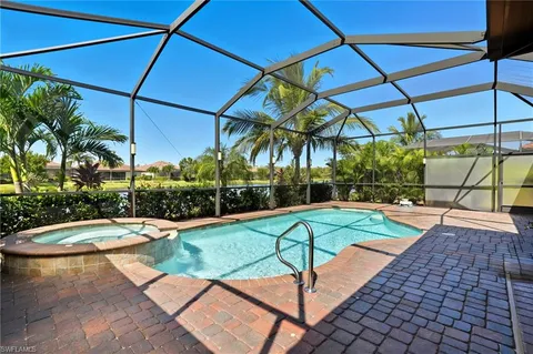$999,900 | 28076 Foxrock Court, Bonita Springs, FL 34135