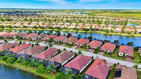 $999,900 | 28076 Foxrock Court, Bonita Springs, FL 34135