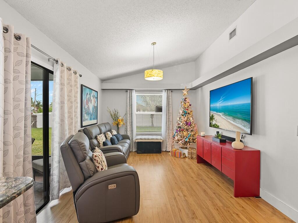 4401 Southwest Babylon Street Port St. Lucie, FL 34953 - Photo 11 of 39 Image00013