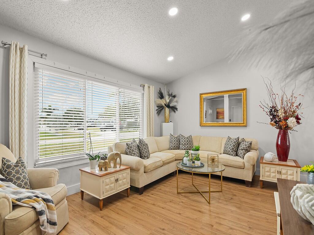 4401 Southwest Babylon Street Port St. Lucie, FL 34953 - Photo 3 of 39 Image00004