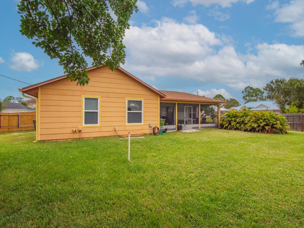 4401 Southwest Babylon Street Port St. Lucie, FL 34953 - Photo 33 of 39 Image00036