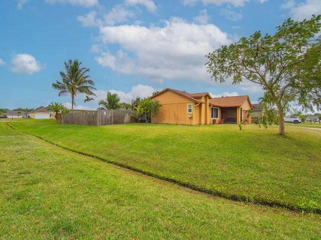 $399,000 | 4401 Southwest Babylon Street, Port St. Lucie, FL 34953