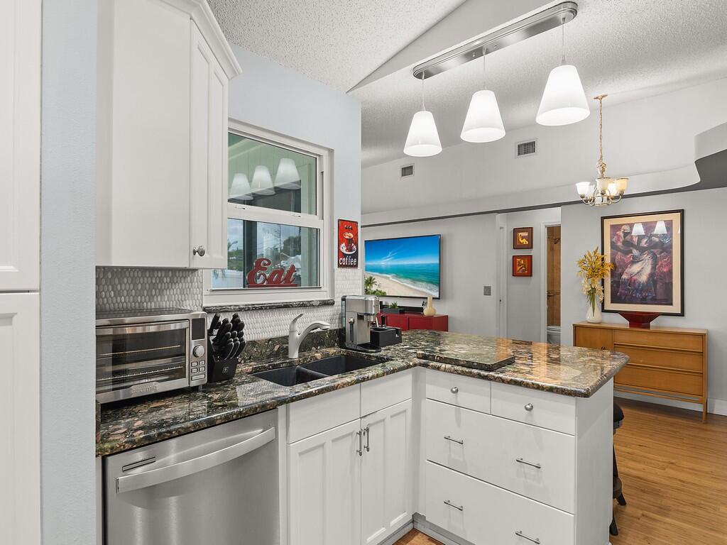 4401 Southwest Babylon Street Port St. Lucie, FL 34953 - Photo 7 of 39 Image00008