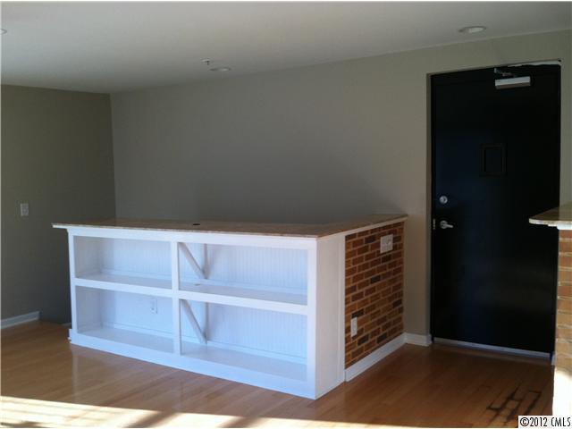 653 Raphael Place, Unit 653 Charlotte, NC 28205 - Photo 3 of 12