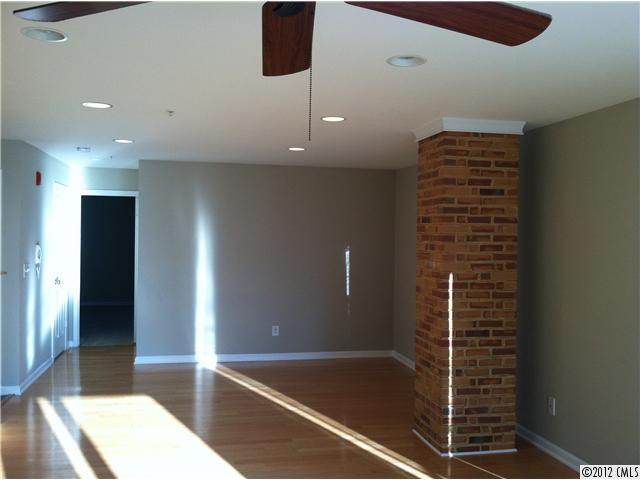 653 Raphael Place, Unit 653 Charlotte, NC 28205 - Photo 4 of 12