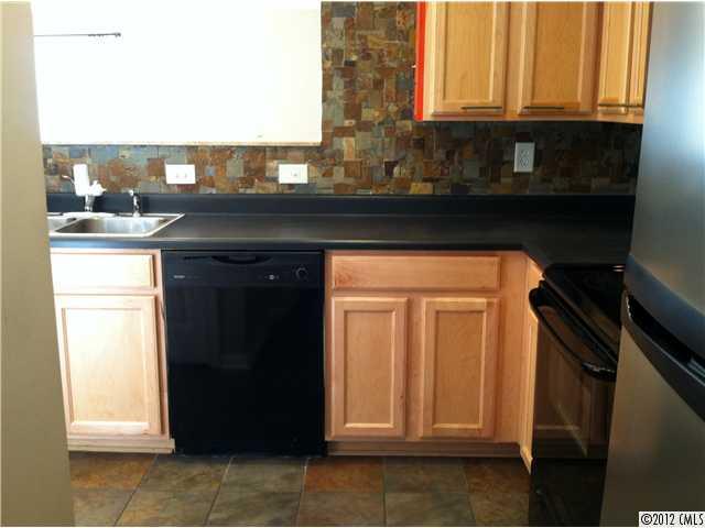 653 Raphael Place, Unit 653 Charlotte, NC 28205 - Photo 7 of 12