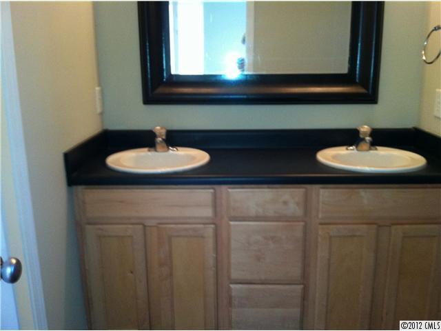 653 Raphael Place, Unit 653 Charlotte, NC 28205 - Photo 10 of 12