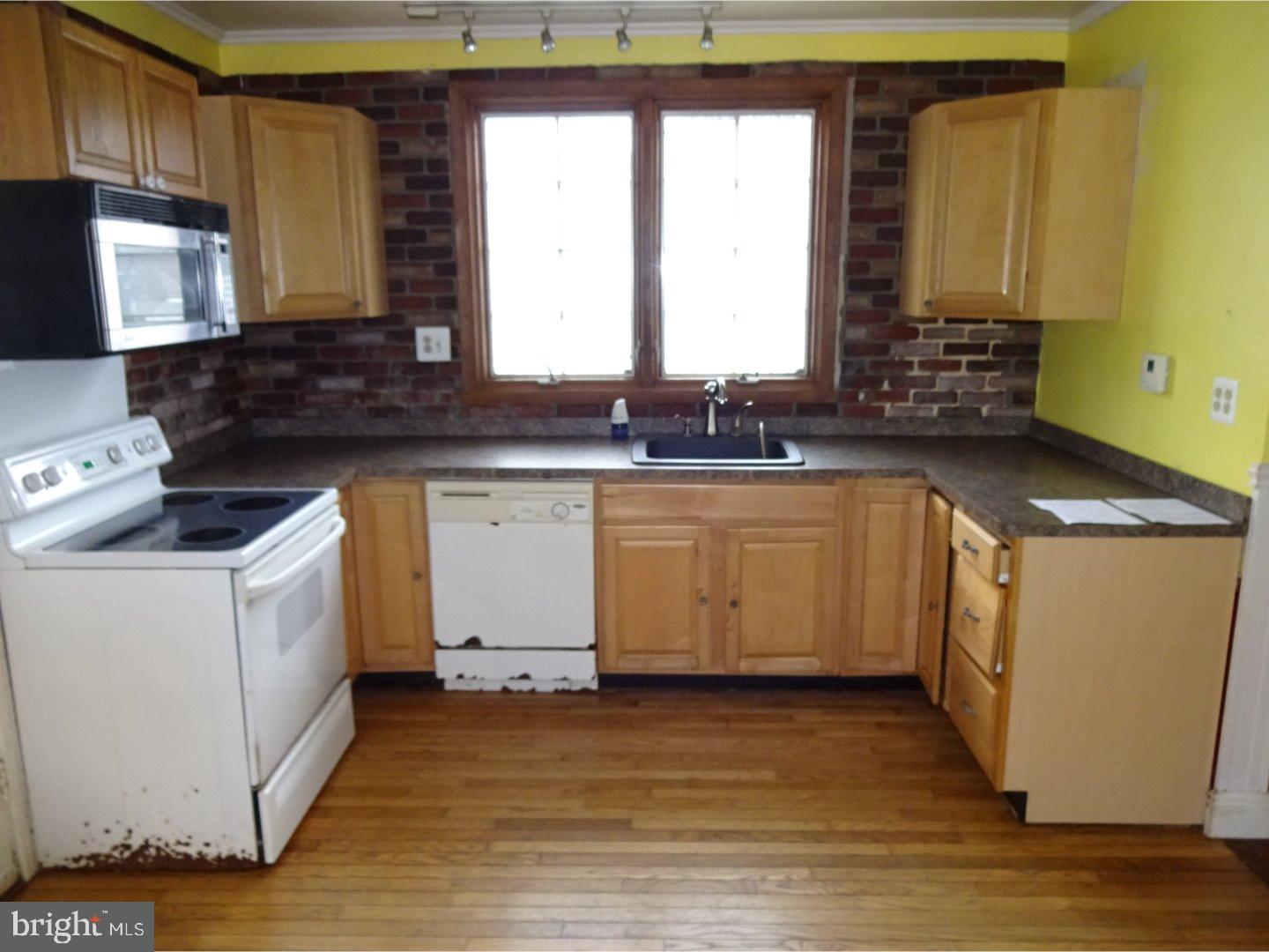 4419 Aberdale Road Philadelphia, PA 19136 - Photo 8 of 16 Kitchen
