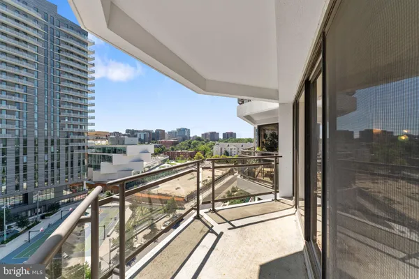 $399,999 | 1530 Key Boulevard, Unit 1007, Arlington, VA 22209