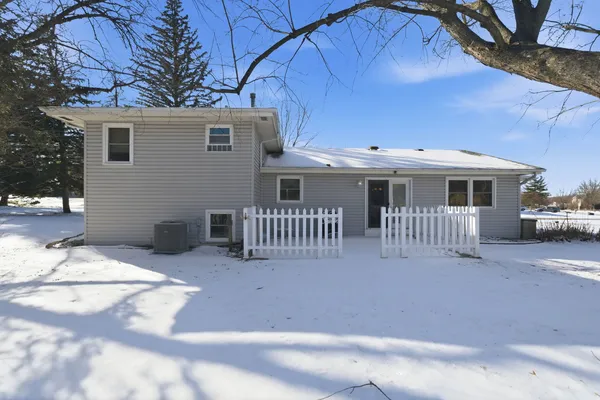 $399,900 | 3-n071 Springvale Road, West Chicago, IL 60185