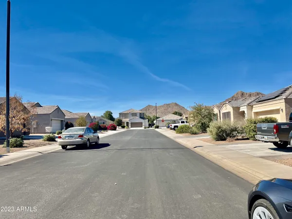 $2,600 | 4117 West South Butte Road, San Tan Valley, AZ 85144