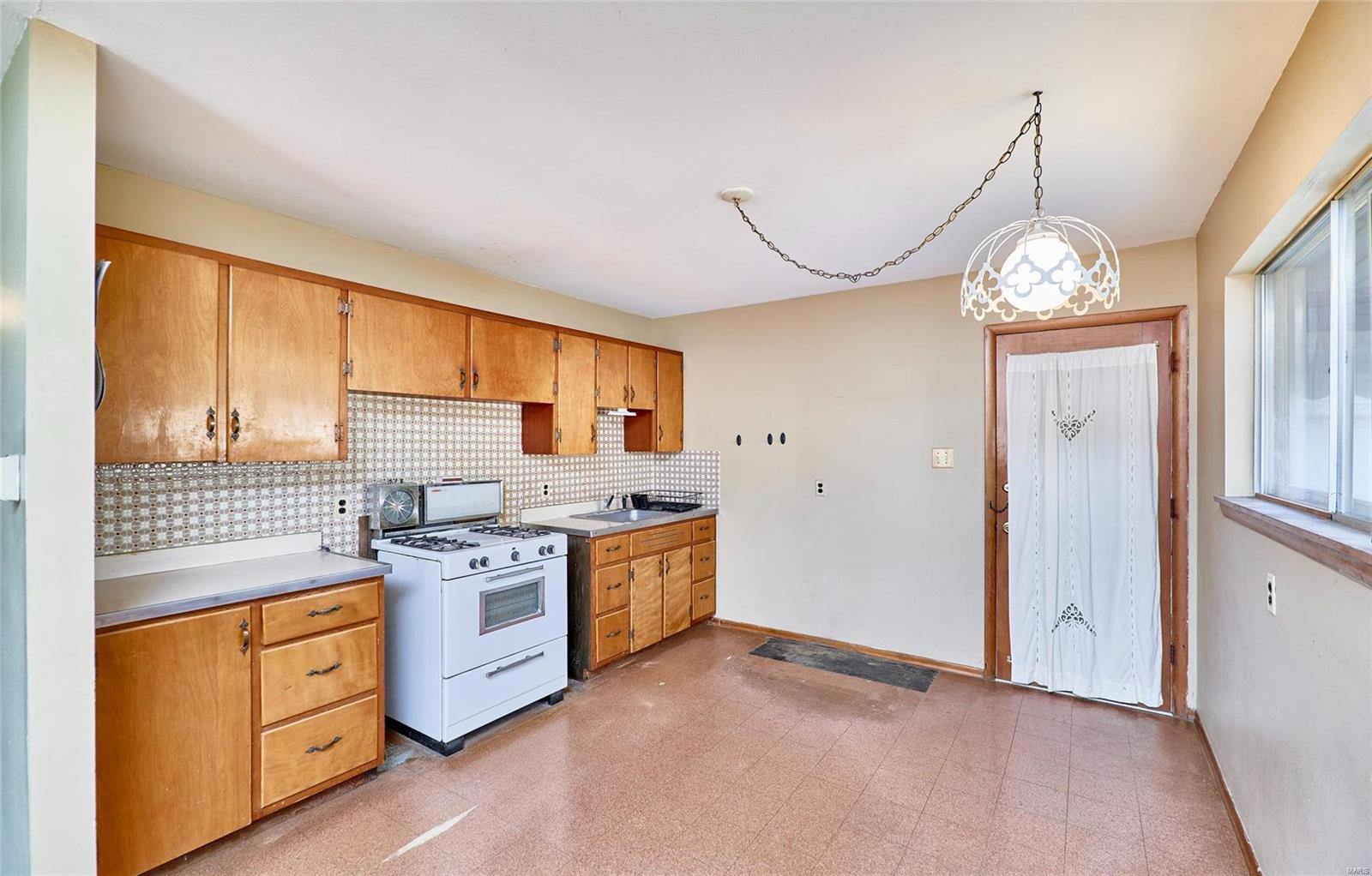 30 West Springfield Road St. Clair, MO 63077 - Photo 15 of 45