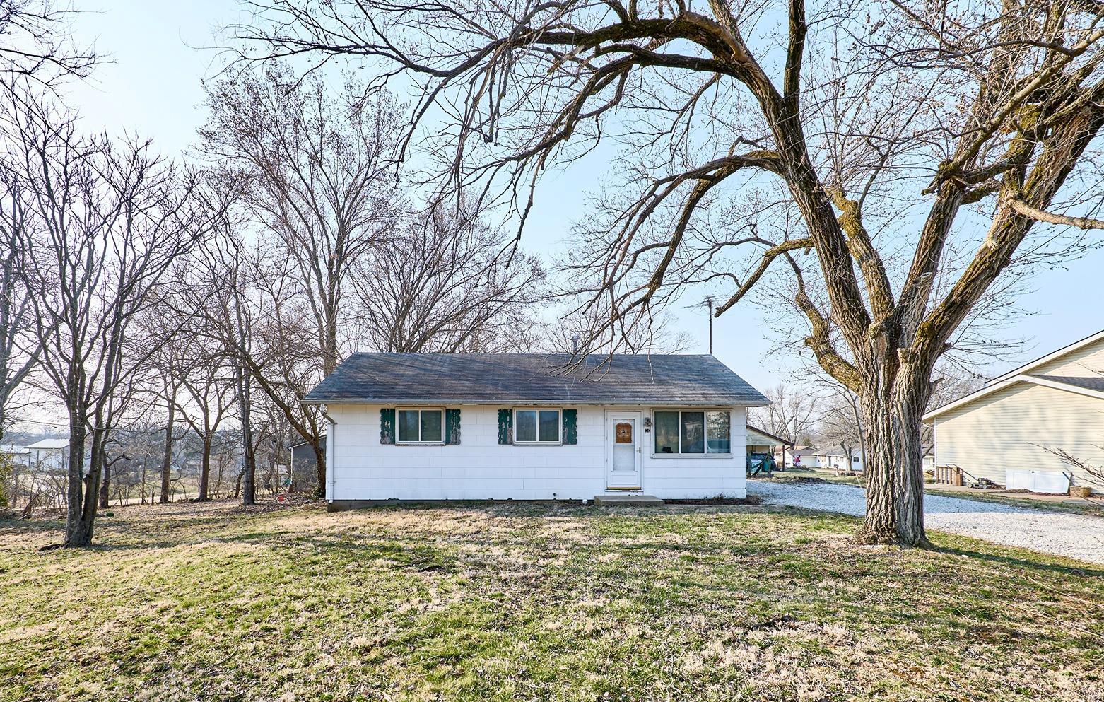 30 West Springfield Road St. Clair, MO 63077 - Photo 2 of 45