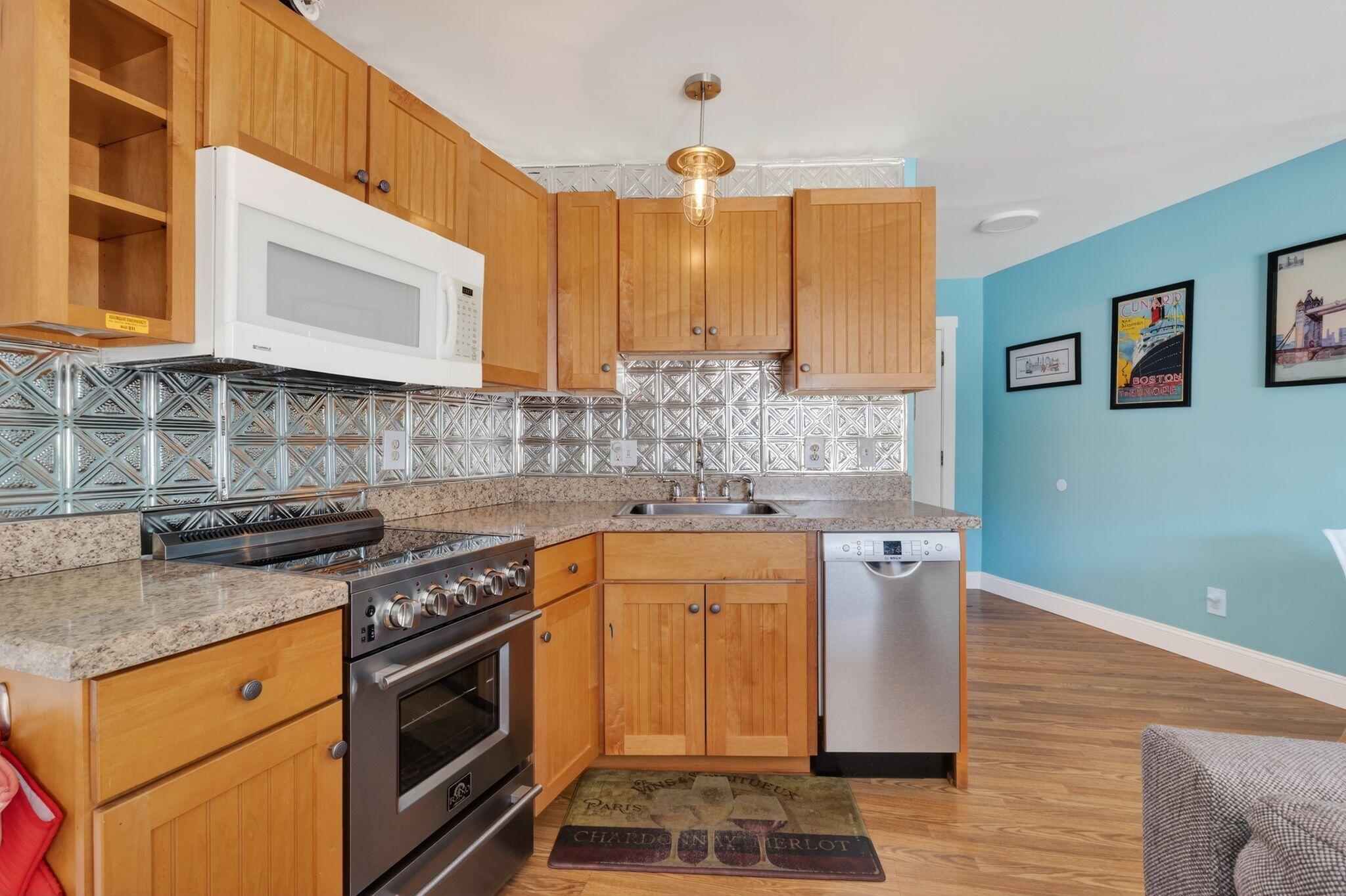 55 Israel Head Road, Unit 203 Ogunquit, ME 03907 - Photo 9 of 41 55_Israel_Head_Rd_024