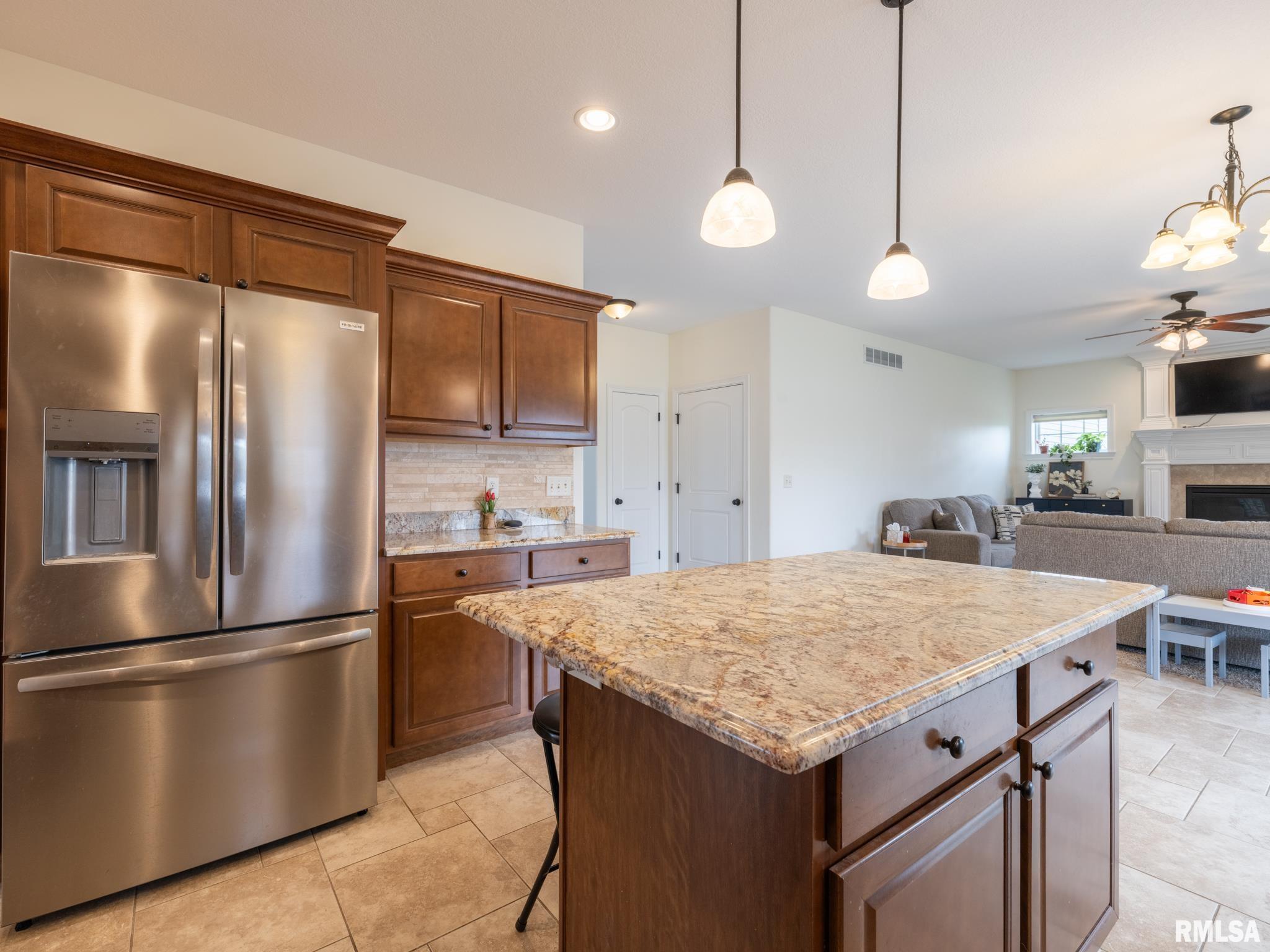 1716 Rustic Oak Drive Washington, IL 61571 - Photo 13 of 77