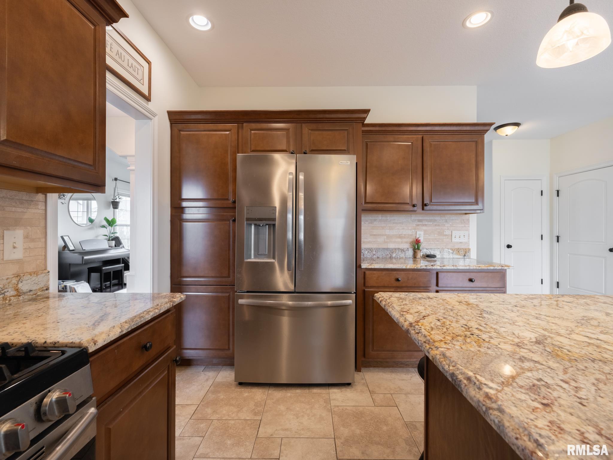 1716 Rustic Oak Drive Washington, IL 61571 - Photo 14 of 77