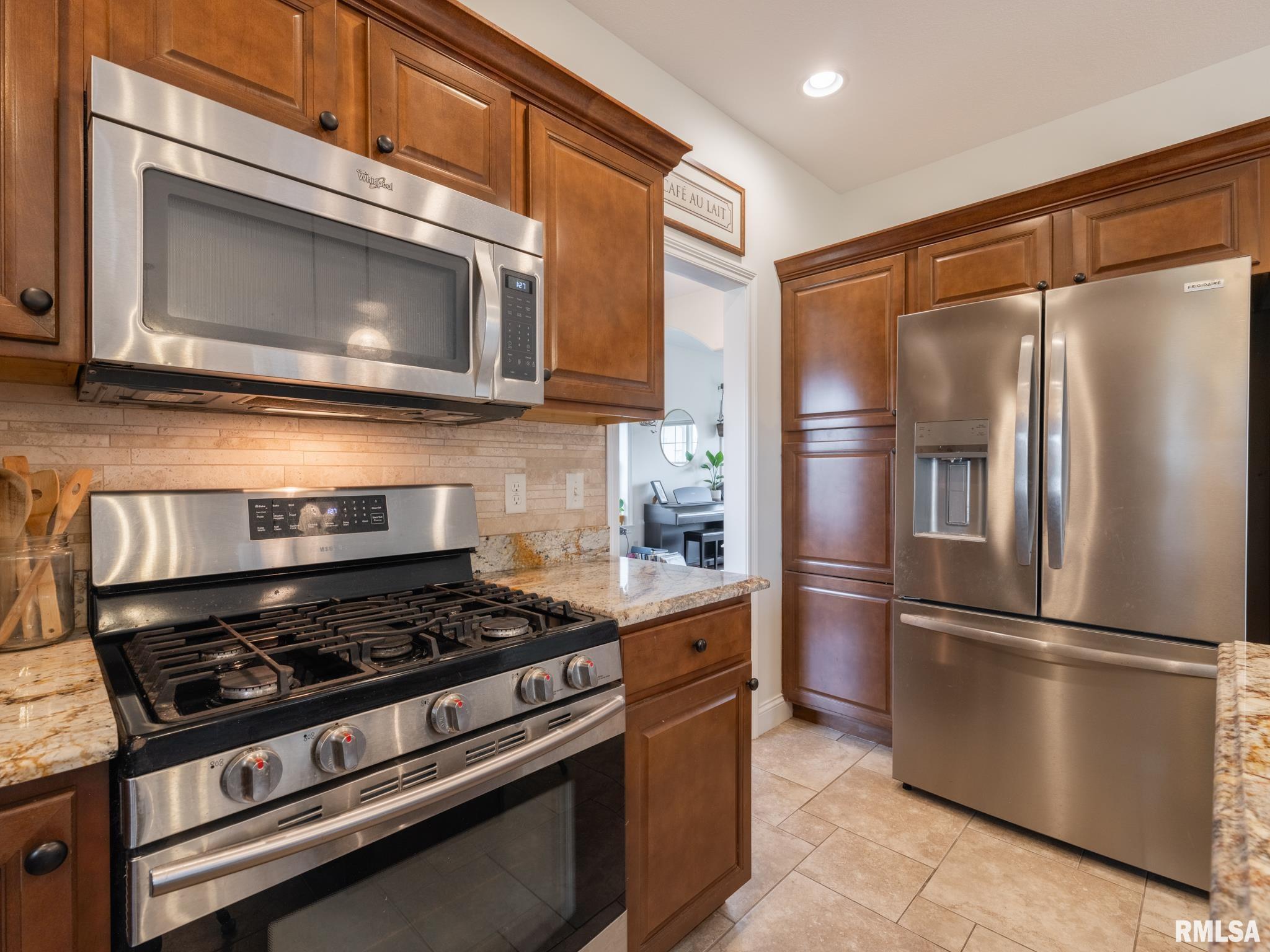 1716 Rustic Oak Drive Washington, IL 61571 - Photo 15 of 77