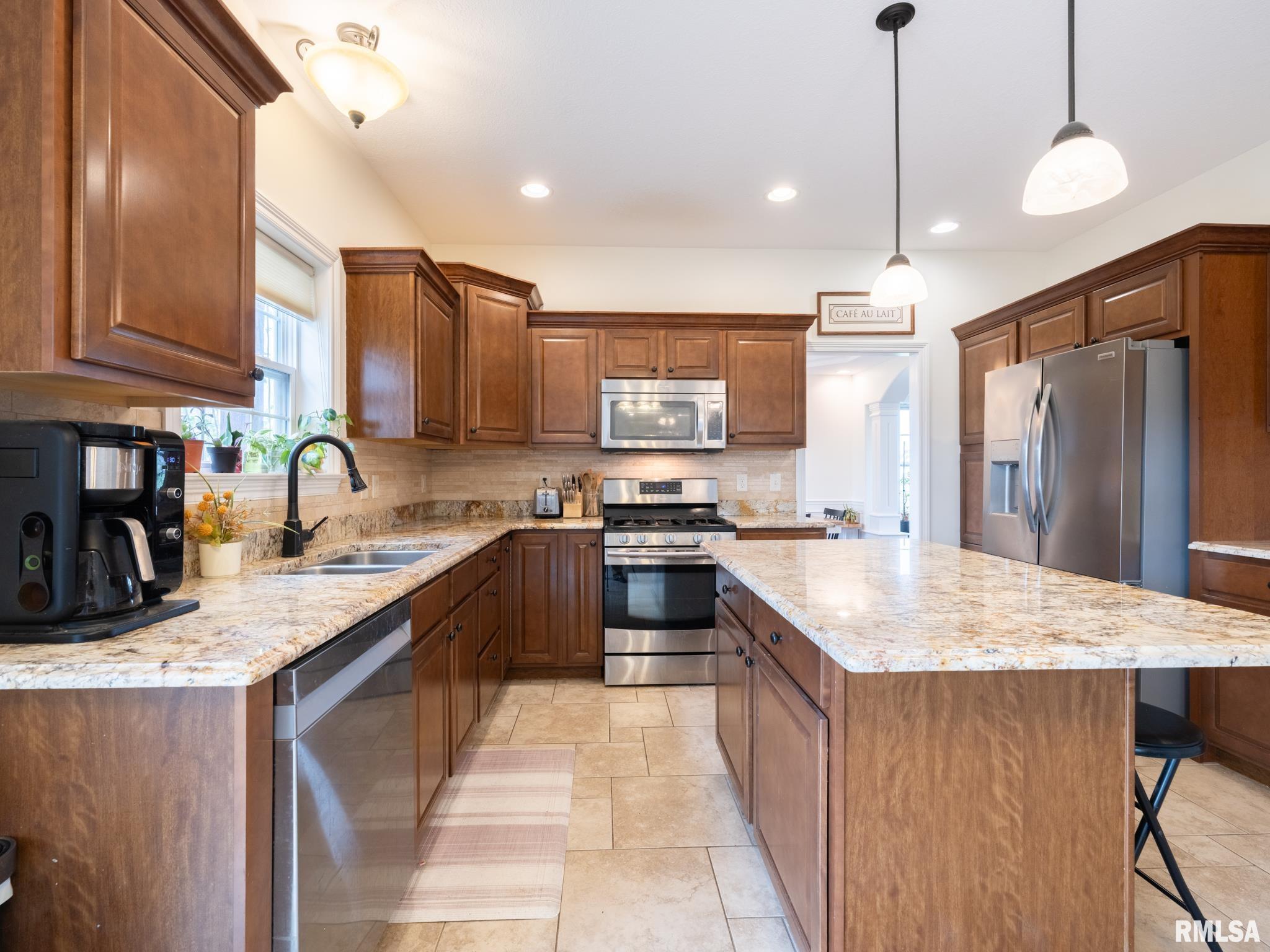 1716 Rustic Oak Drive Washington, IL 61571 - Photo 18 of 77