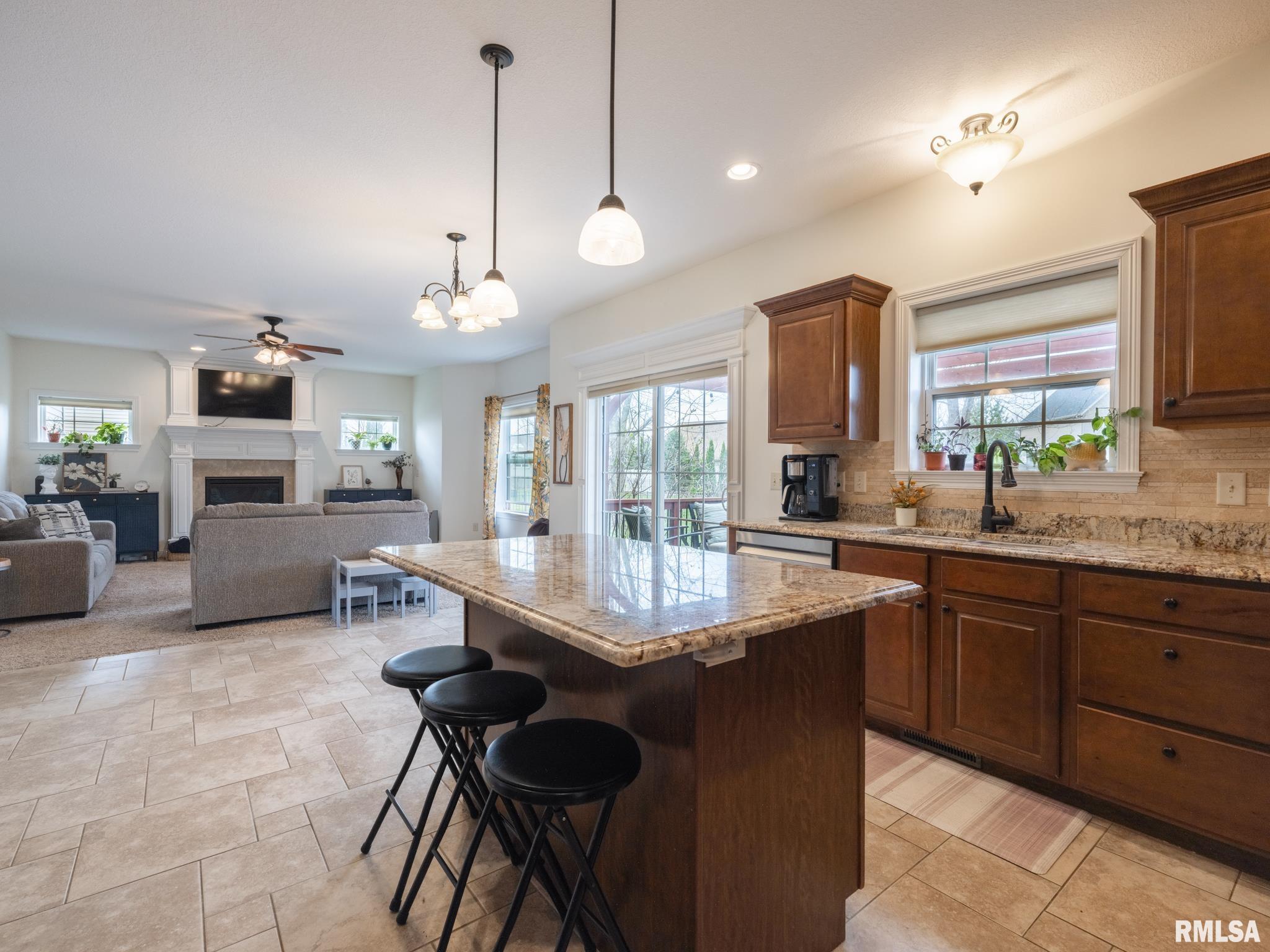 1716 Rustic Oak Drive Washington, IL 61571 - Photo 3 of 77