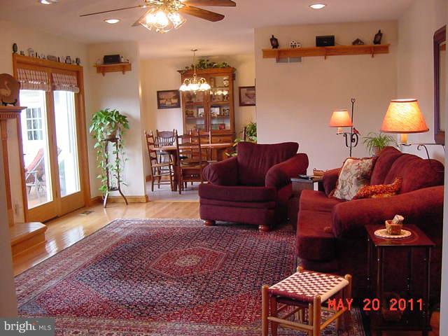 33 Jumpgate Loop Elkton, MD 21921 - Photo 3 of 29 Living Room