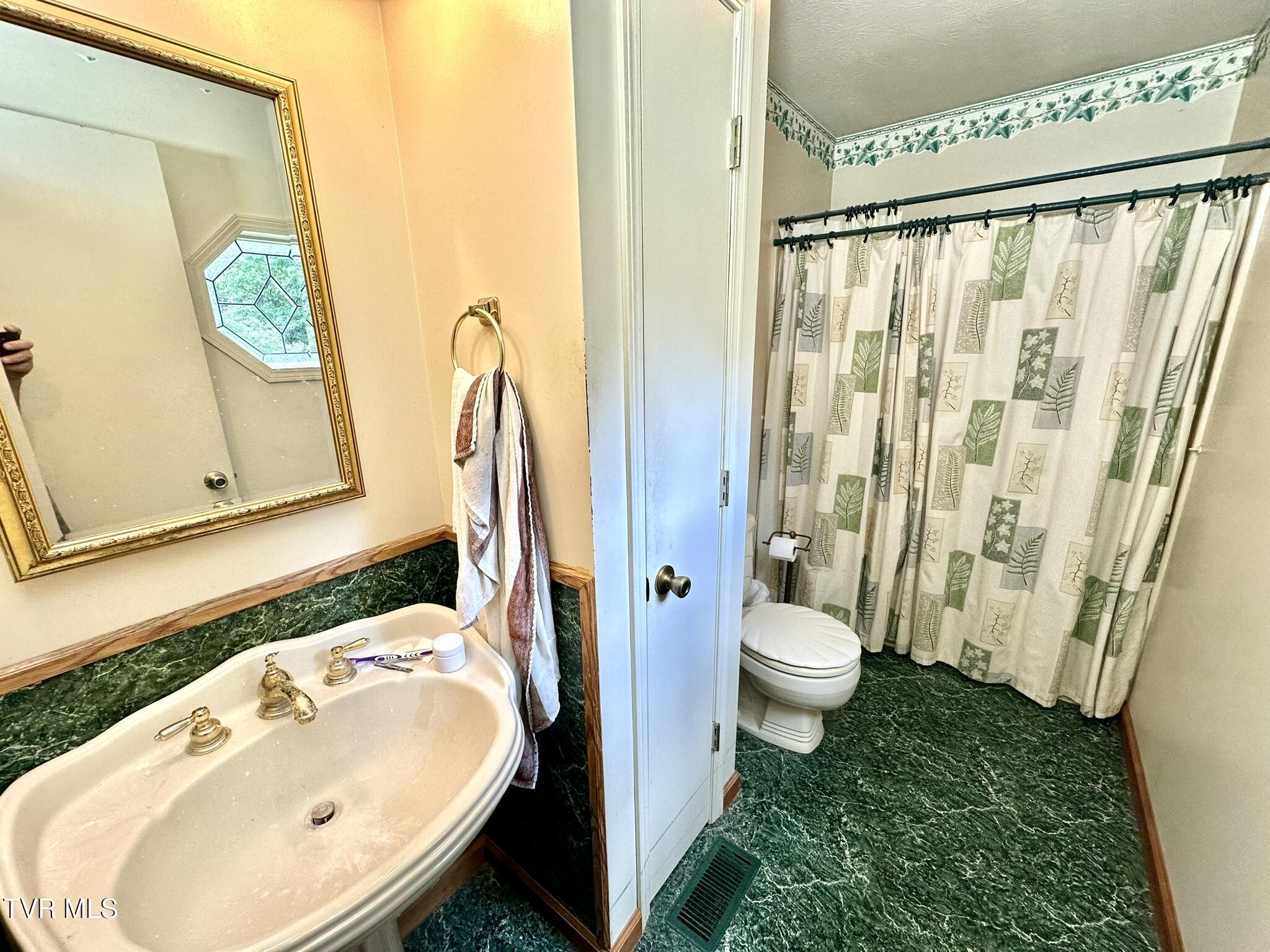 252 Slaton Farm Road Dandridge, TN 37725 - Photo 12 of 35 12