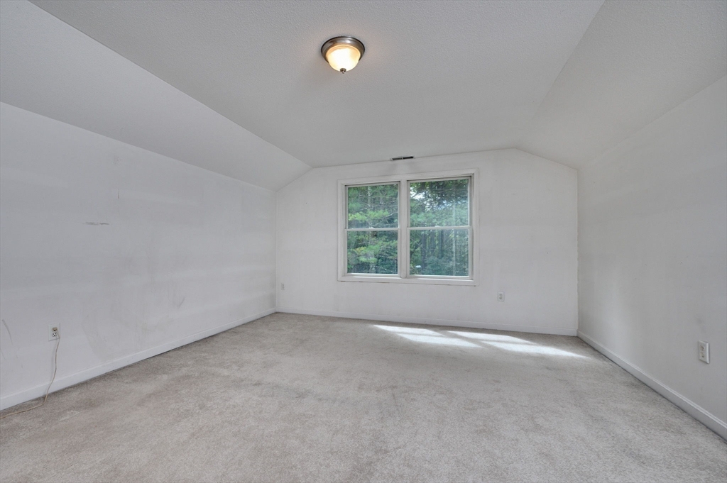 128 Middle Road Southampton, MA 01073 - Photo 26 of 41