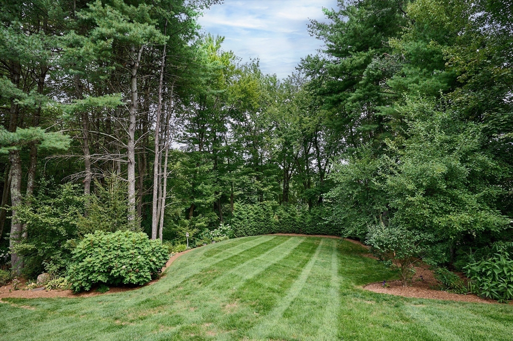 128 Middle Road Southampton, MA 01073 - Photo 3 of 41