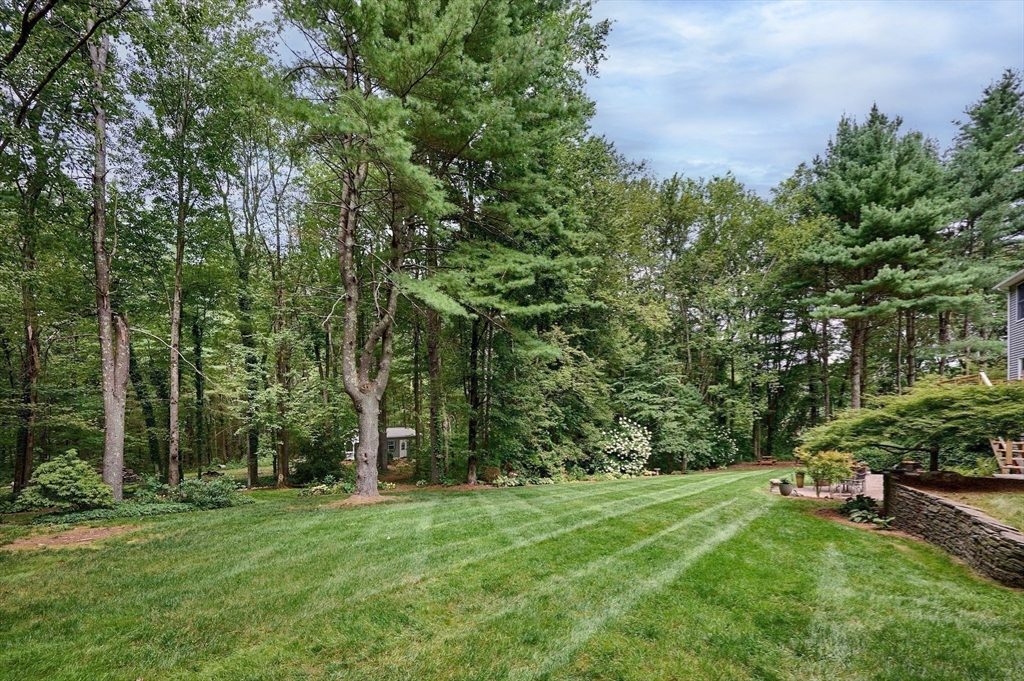 128 Middle Road Southampton, MA 01073 - Photo 4 of 41