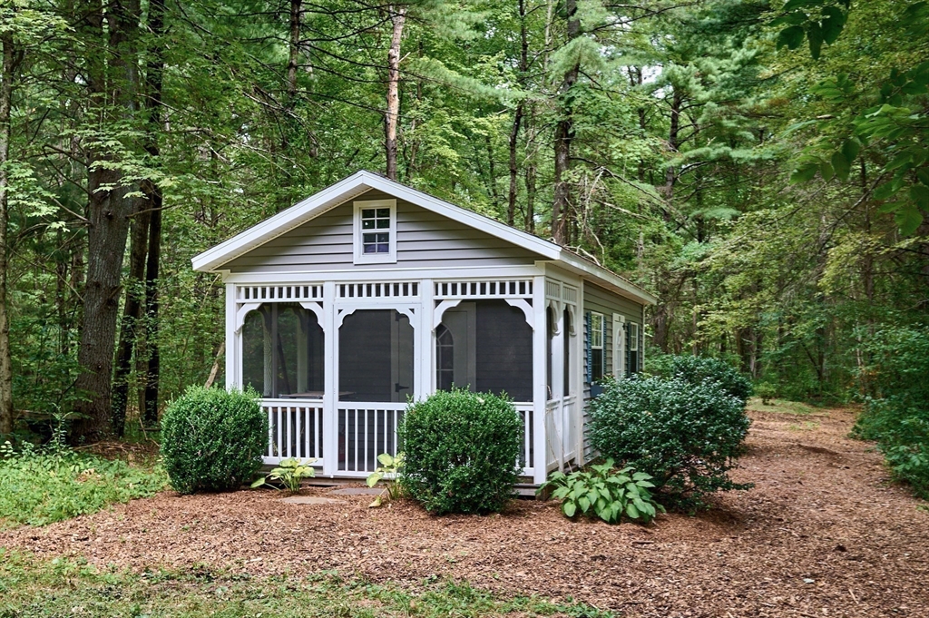 128 Middle Road Southampton, MA 01073 - Photo 5 of 41