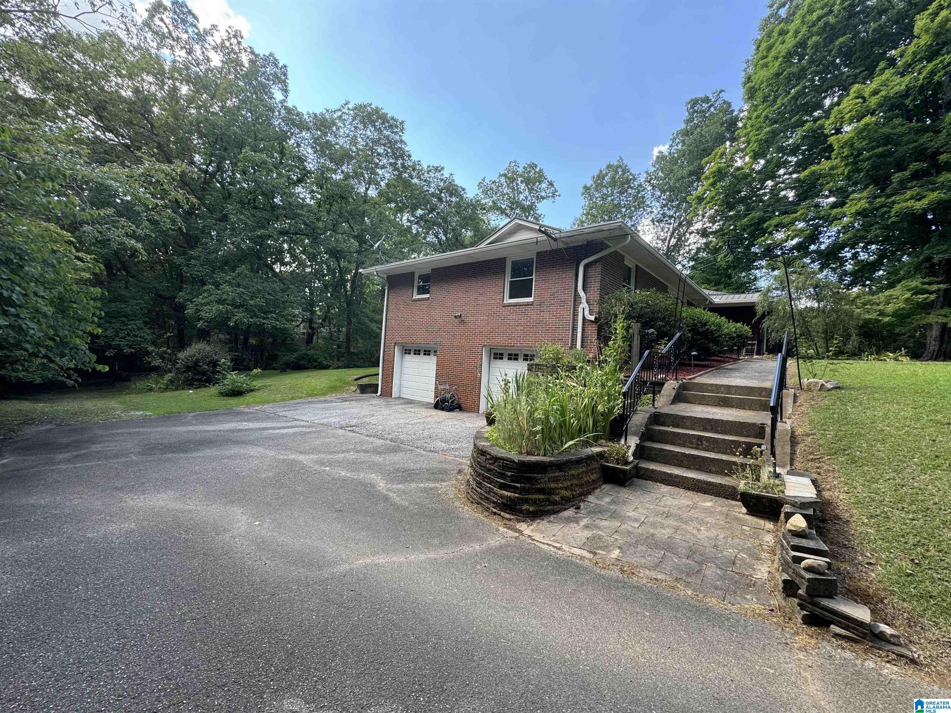 300 Crestview Road Anniston, AL 36207 - Photo 8 of 48
