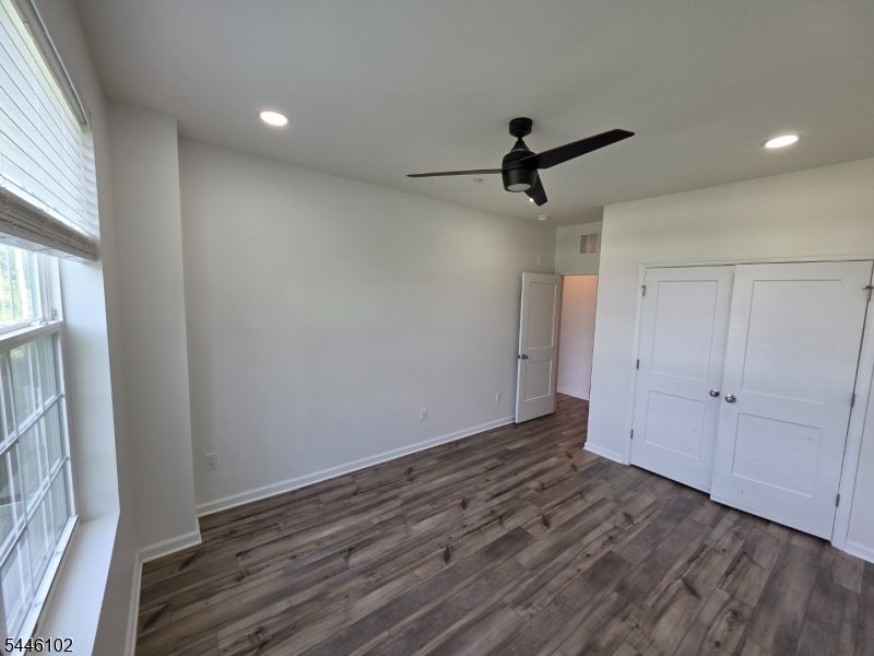 82 Depot Way Dunellen, NJ 08812 - Photo 5 of 16