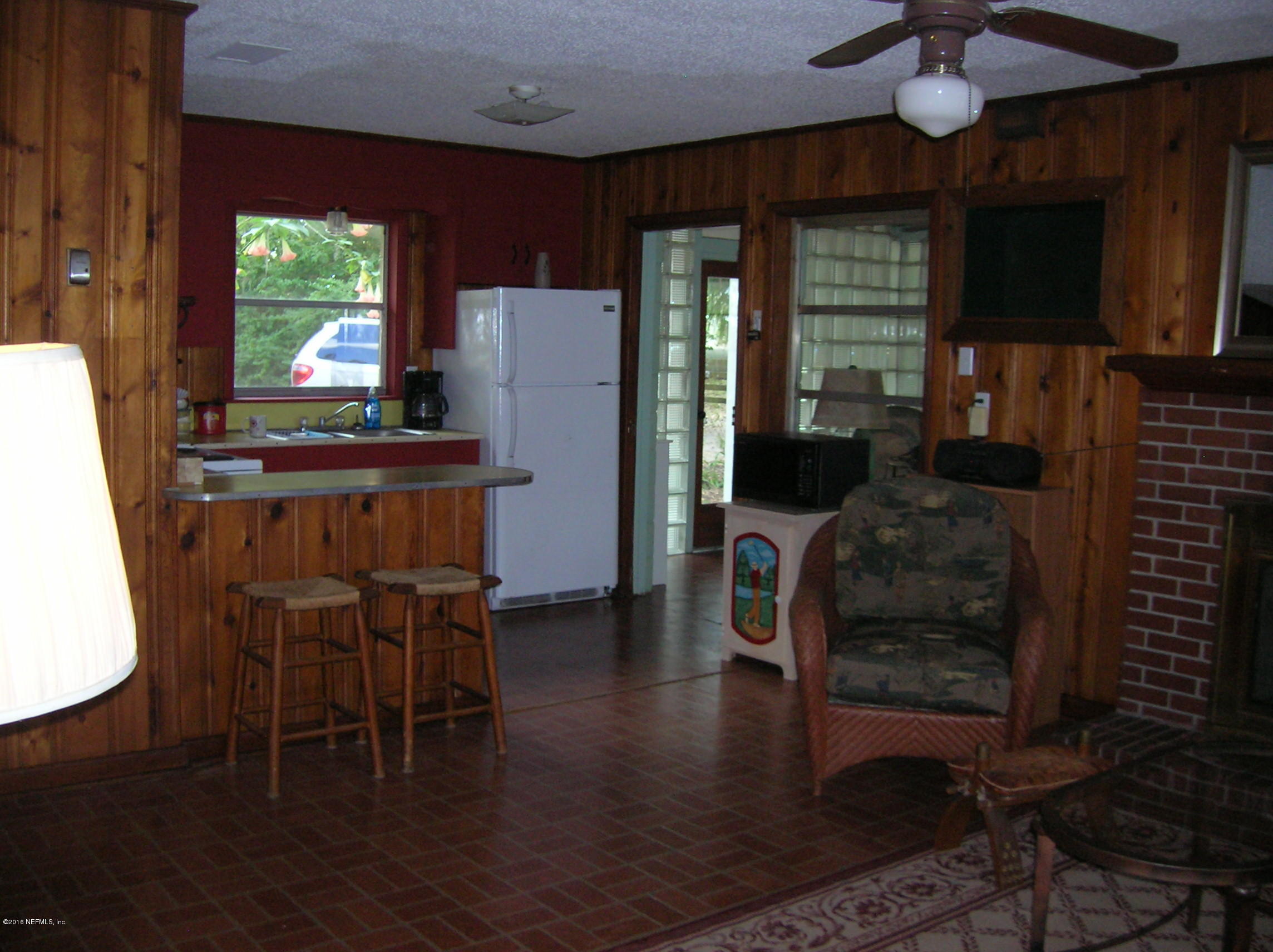 484 Clifton Road Crescent City, FL 32112 - Photo 8 of 40 Kitchen