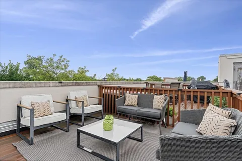 $479,900 | 2065 North Kedzie Avenue, Unit 327, Chicago, IL 60647