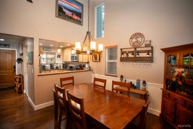 $699,000 | 2569 Alma Avenue, South Lake Tahoe, CA 96150