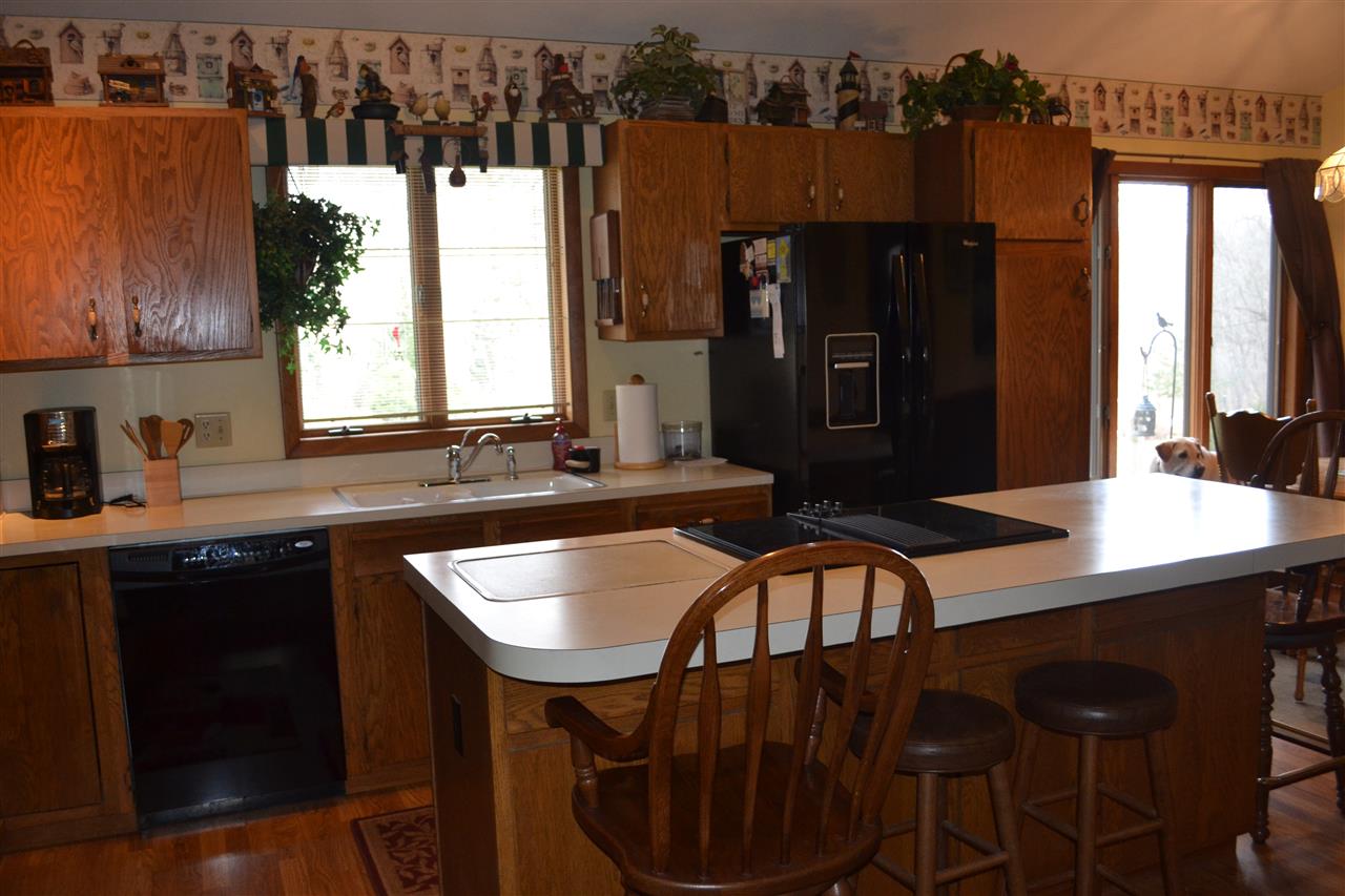 2402 West Wing Road Mount Pleasant, MI 48858 - Photo 5 of 47 1814483-4.JPG
