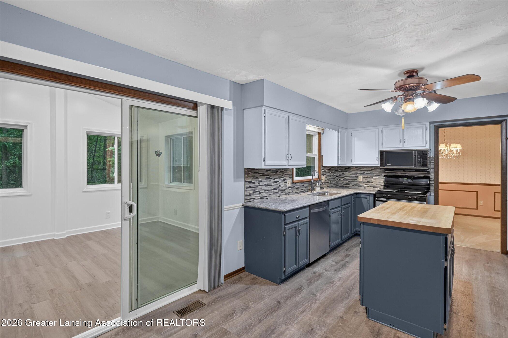 5705 Lakeview Drive Perry, MI 48872 - Photo 23 of 52 23-5705-Lakeview-Dr-WindowStill