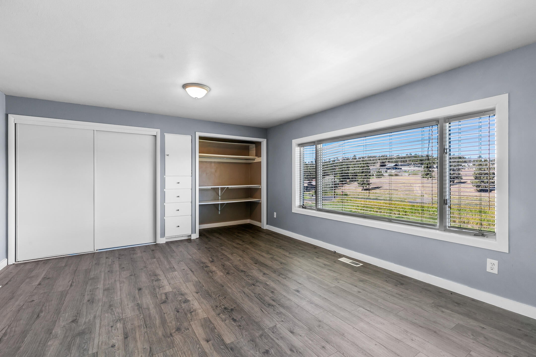 131 Northwest Saddle Ridge Loop Prineville, OR 97754 - Photo 10 of 29 Downstairs Bedroom