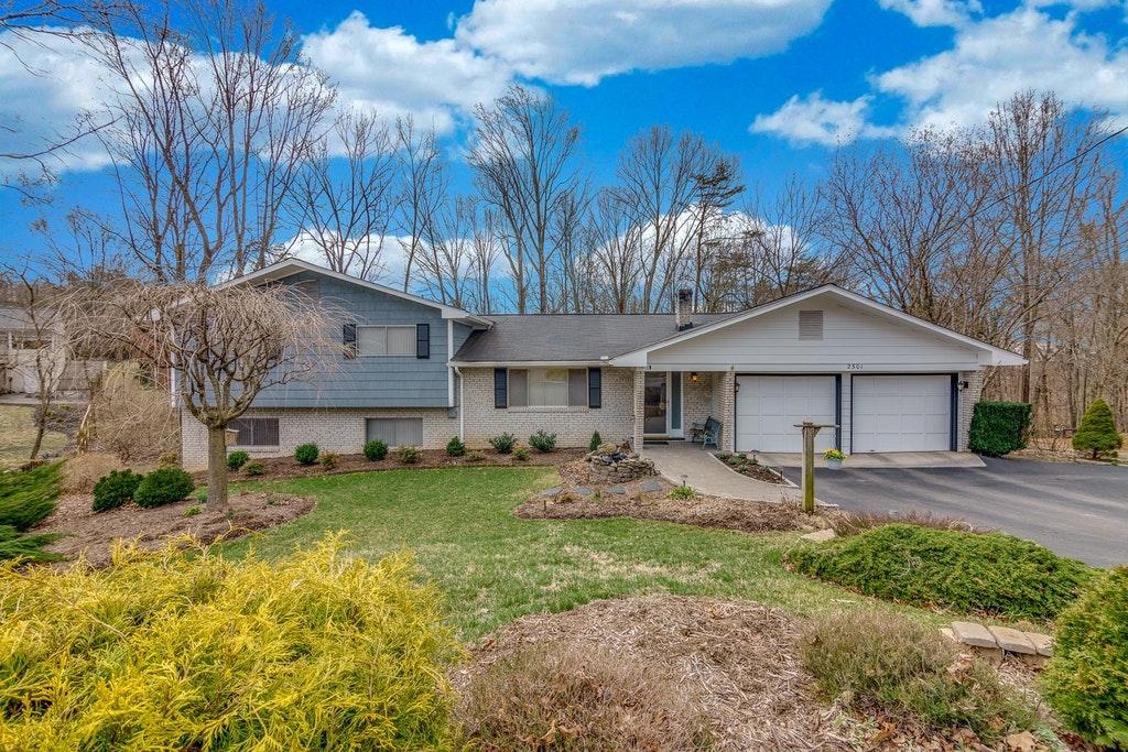 2501 Sharmar Road Roanoke, VA 24018 - Photo 1 of 38 Front of the house
