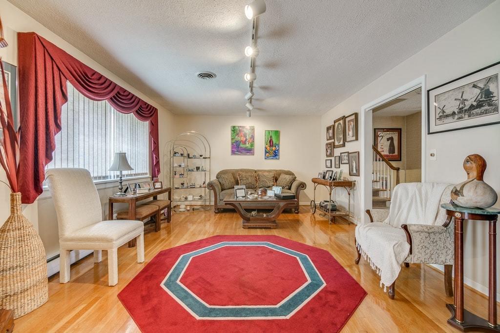2501 Sharmar Road Roanoke, VA 24018 - Photo 6 of 38 006-302242-2501 Sharmar Road 06_7361248