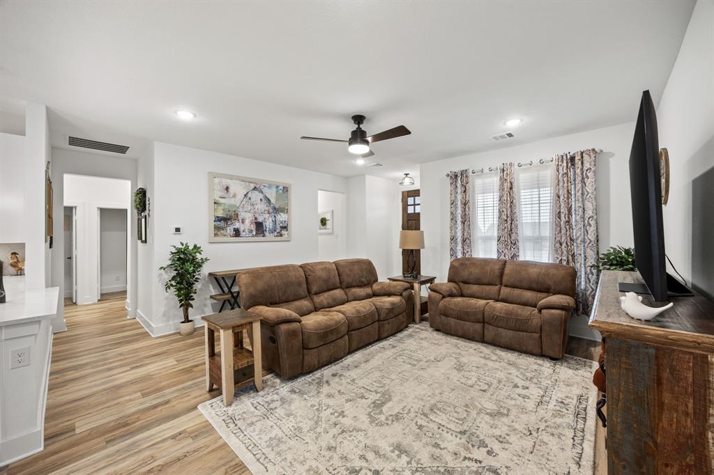 10856 Eva Mae Blvd. Grand Prairie, TX 76065 - Photo 2 of 19